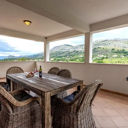 Serene Rural With Pool, Sun Deck, And Children's Play Area *