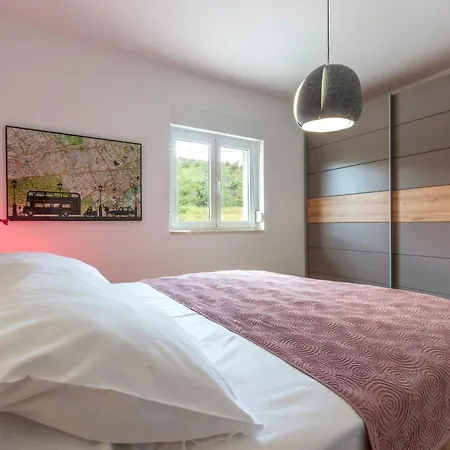 Serene Rural With Pool, Sun Deck, And Children's Play Area Vila *