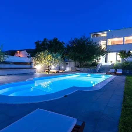 Serene Rural With Pool, Sun Deck, And Children's Play Area Tugare