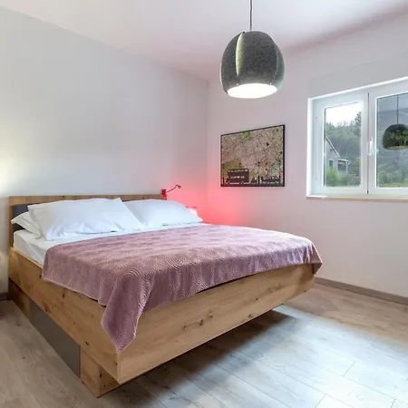 Vila Serene Rural With Pool, Sun Deck, And Children's Play Area *