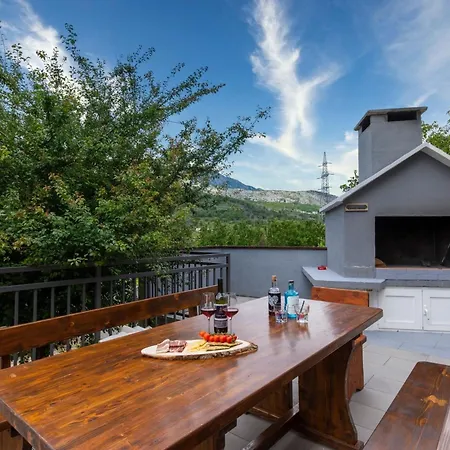Villa Serene Rural With Pool, Sun Deck, And Children's Play Area Tugare