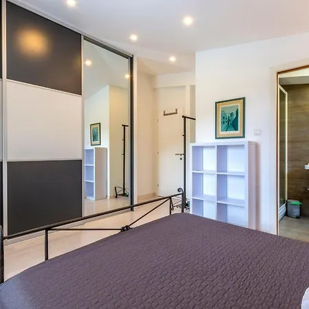 Serene Rural With Pool, Sun Deck, And Children's Play Area *